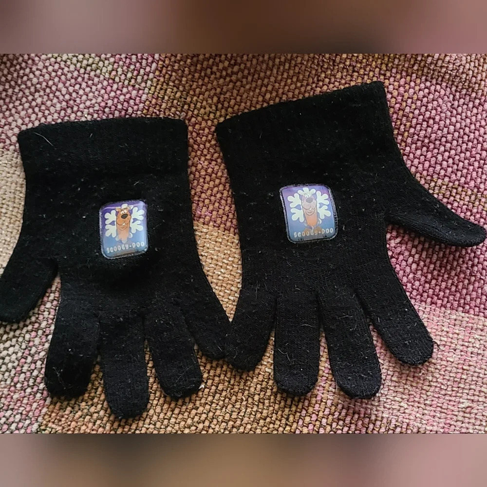 Kids Scooby-Doo Haliogram Winter Gloves. UNISEX